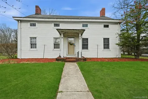727 Main Street Center Moriches NY 11934