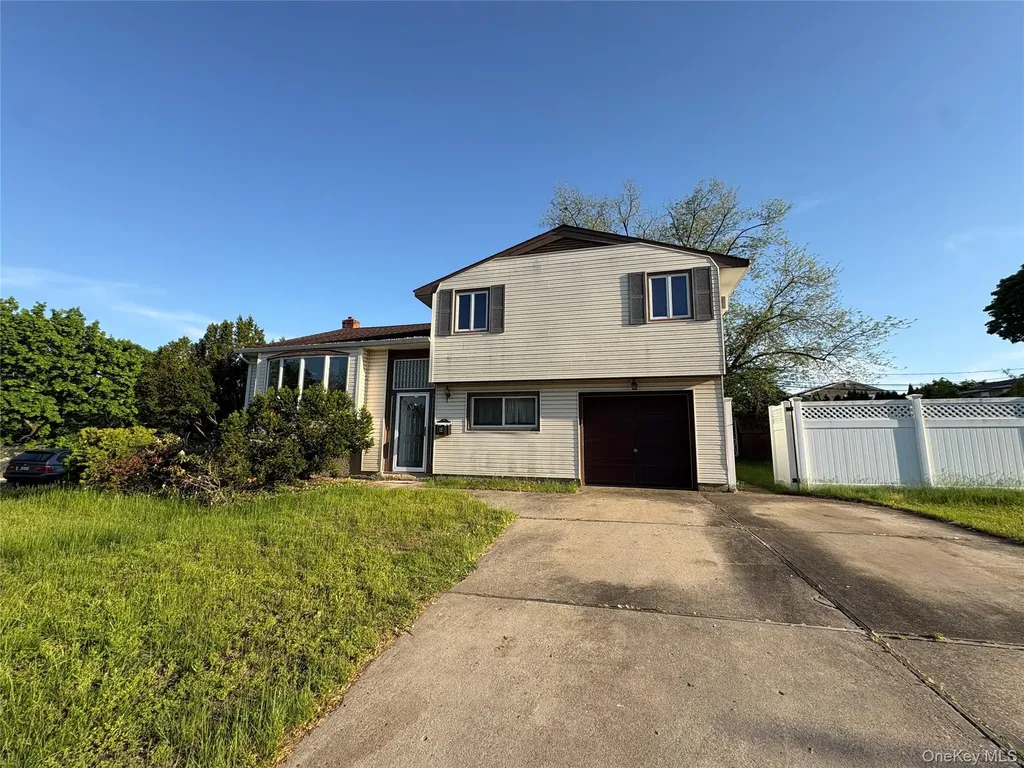 5 Skellington Road Plainview NY 11803