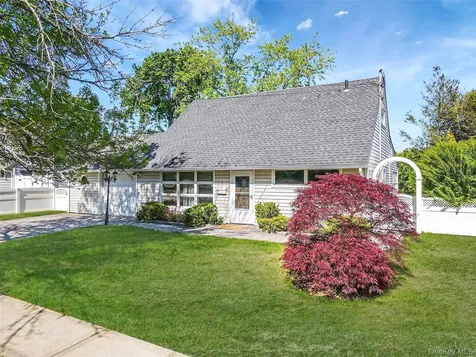 6 Arizona Avenue Syosset NY 11791