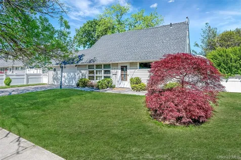 6 Arizona Avenue Syosset NY 11791