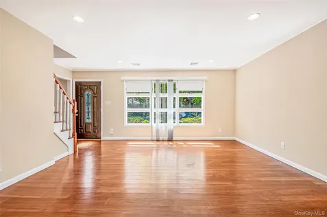 6 Arizona Avenue Syosset NY 11791