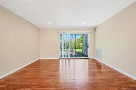 6 Arizona Avenue Syosset NY 11791