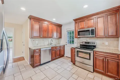 6 Arizona Avenue Syosset NY 11791