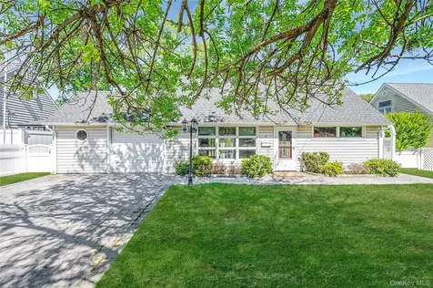 6 Arizona Avenue Syosset NY 11791