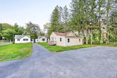 26 Edgewood Place South Fallsburg NY 12779