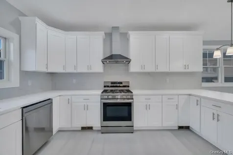 141 Emerson Avenue Floral Park NY 11001