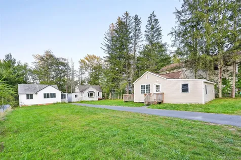 22 Edgewood Place South Fallsburg NY 12779