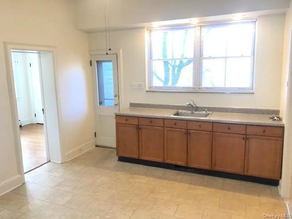24 Vassar Street Poughkeepsie NY 12601