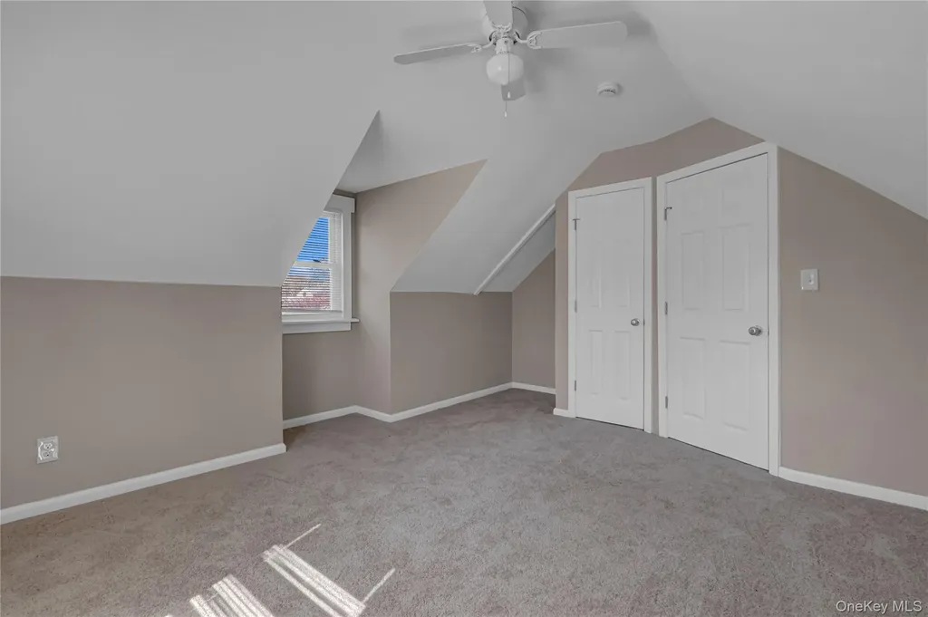 46 Rockledge Drive Shirley NY 11967