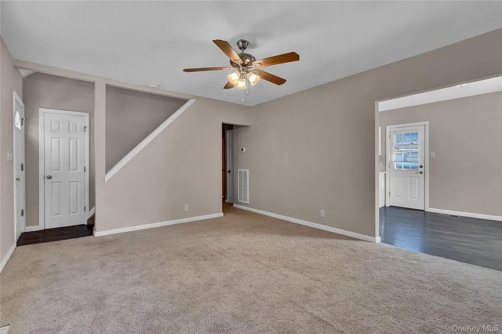 46 Rockledge Drive Shirley NY 11967