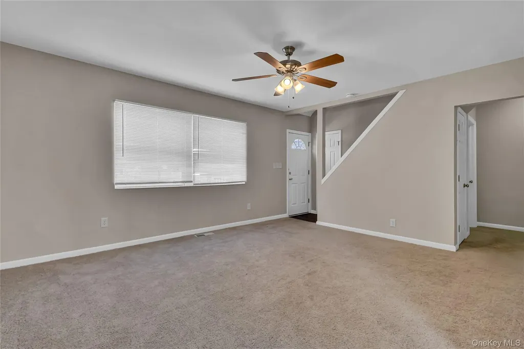 46 Rockledge Drive Shirley NY 11967