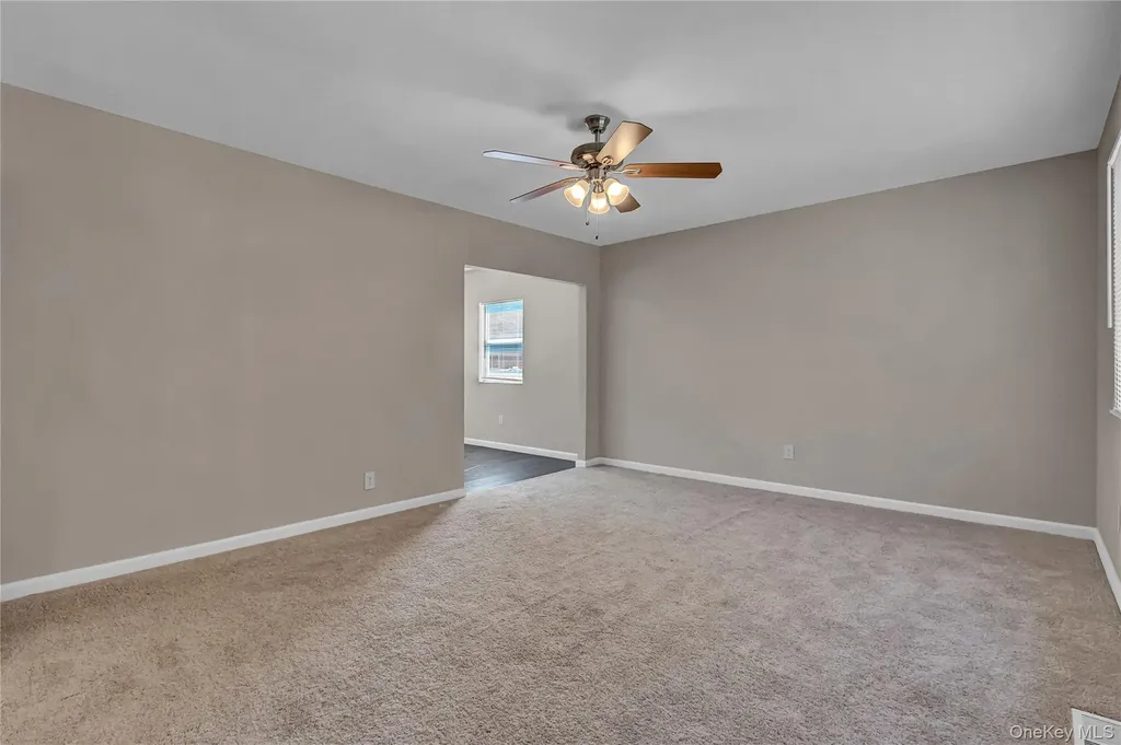 46 Rockledge Drive Shirley NY 11967