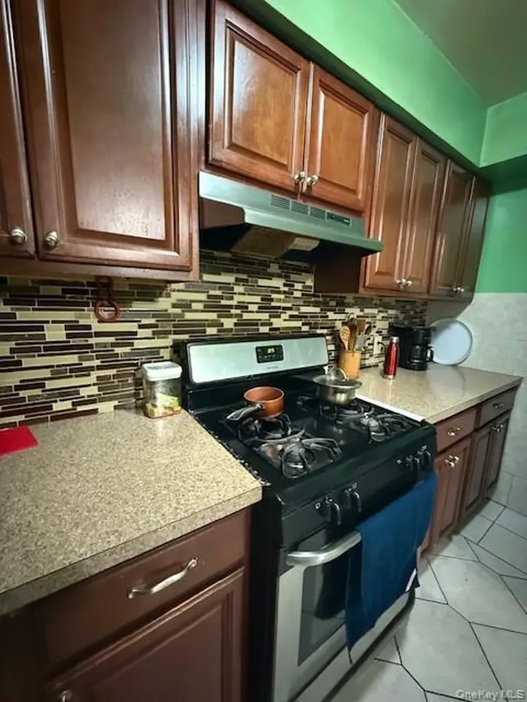 2355 Tiebout Avenue Bronx NY 10458