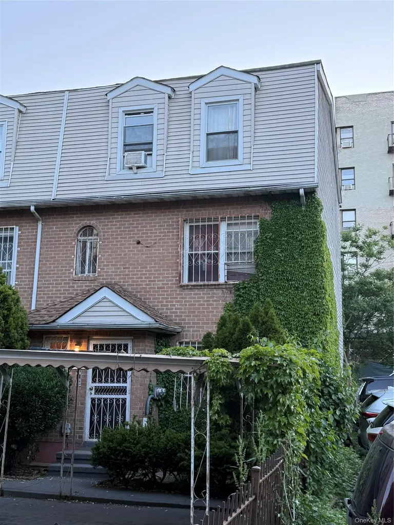 2355 Tiebout Avenue Bronx NY 10458