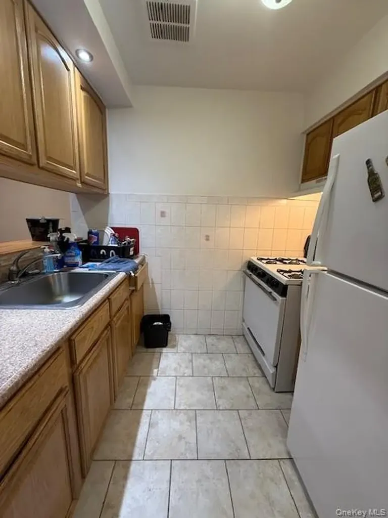 2355 Tiebout Avenue Bronx NY 10458