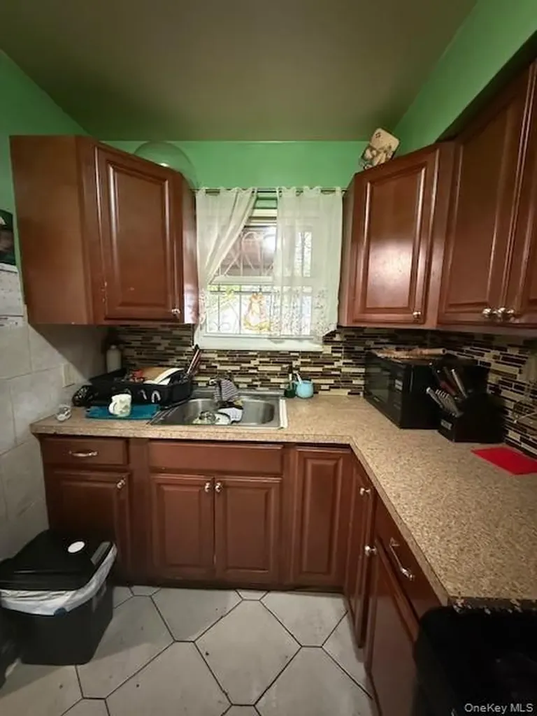 2355 Tiebout Avenue Bronx NY 10458
