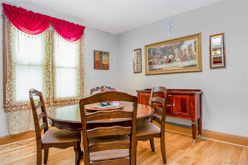 8050 88th Road Woodhaven NY 11421