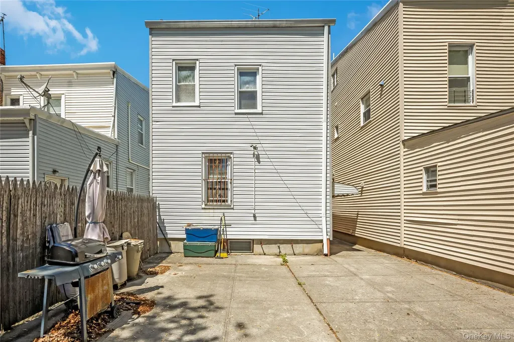 8050 88th Road Woodhaven NY 11421