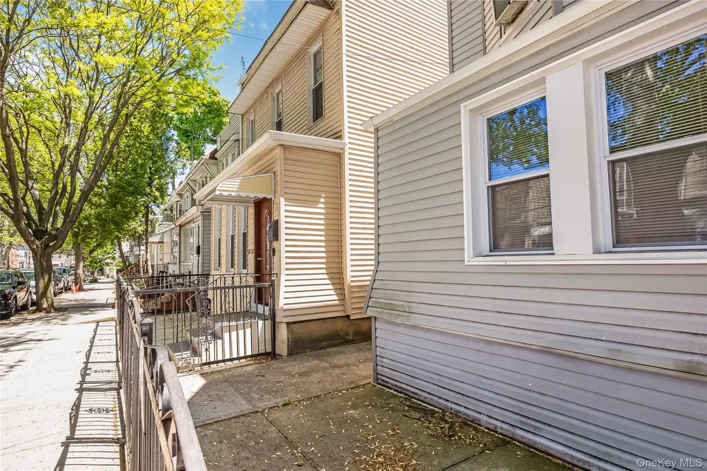 8050 88th Road Woodhaven NY 11421
