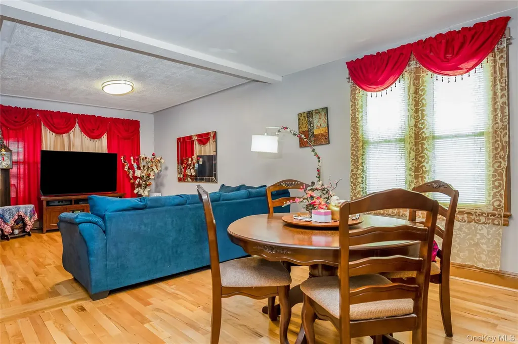8050 88th Road Woodhaven NY 11421