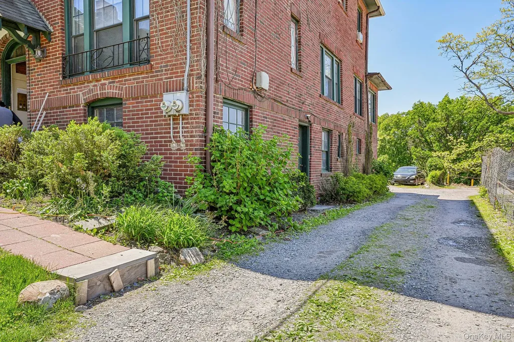 643 Warburton Avenue Yonkers NY 10701