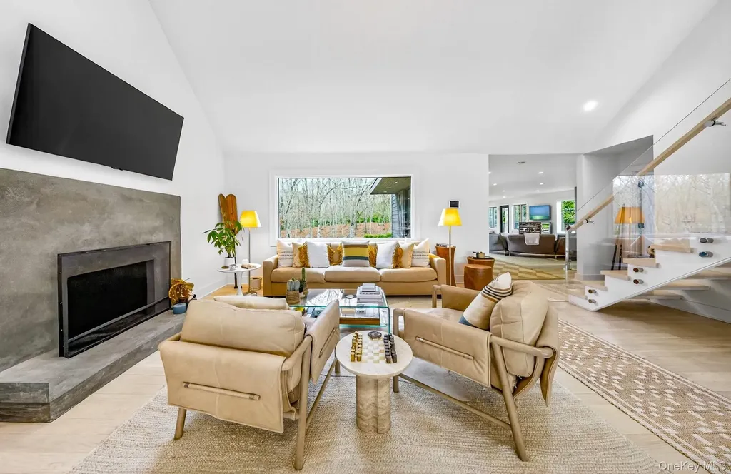 177 Bridies Path Southampton NY 11968