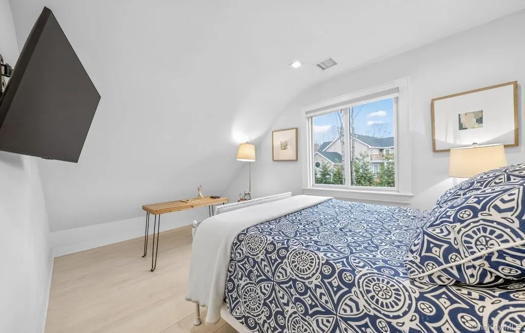 177 Bridies Path Southampton NY 11968