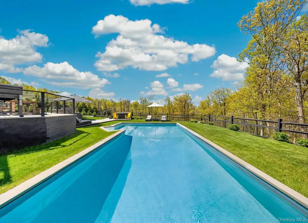 177 Bridies Path Southampton NY 11968