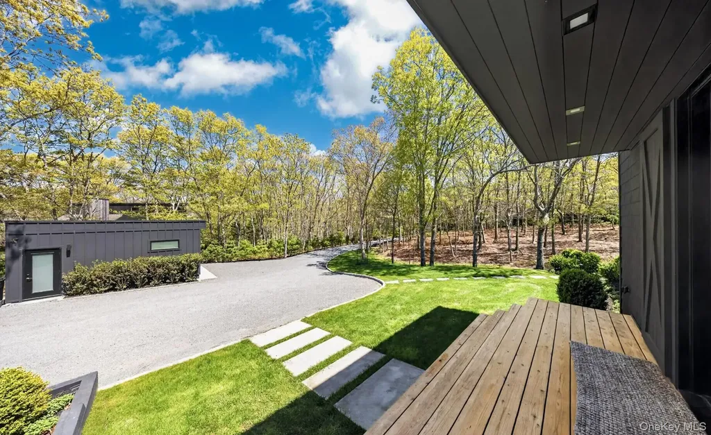 177 Bridies Path Southampton NY 11968