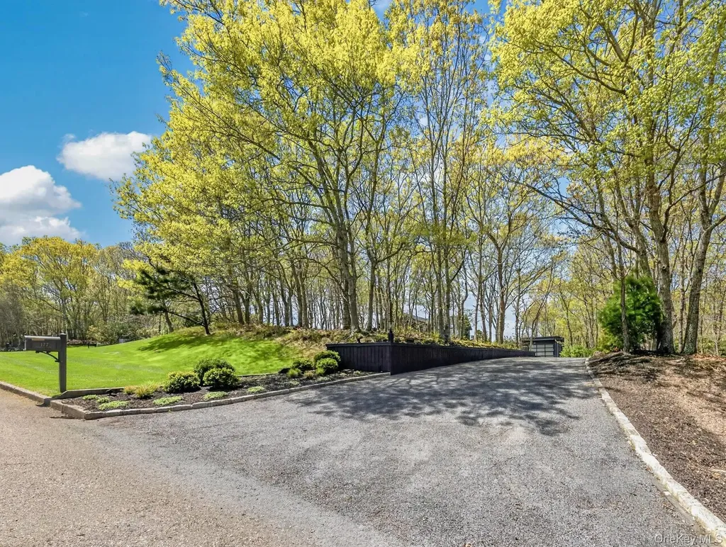 177 Bridies Path Southampton NY 11968