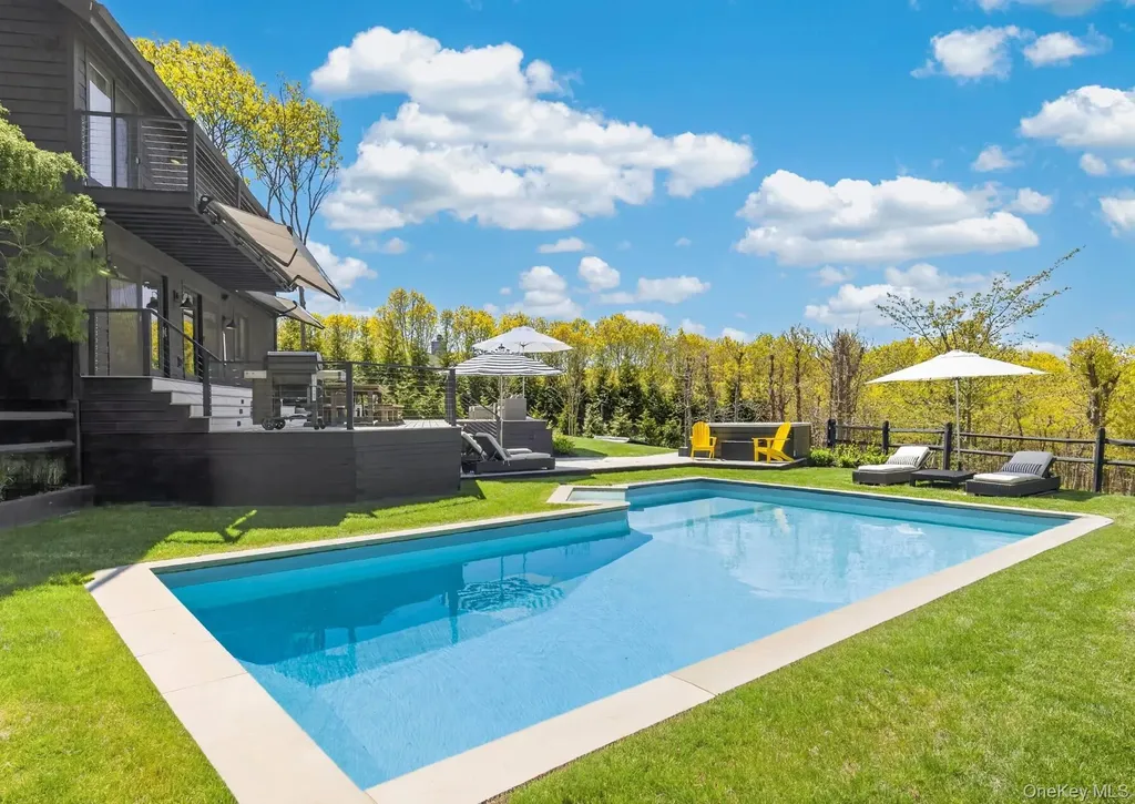 177 Bridies Path Southampton NY 11968