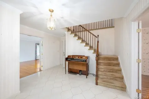 7 Fair Oaks Drive Poughkeepsie NY 12603