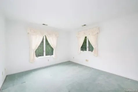 7 Fair Oaks Drive Poughkeepsie NY 12603