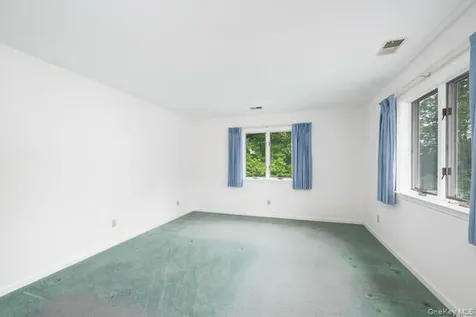 7 Fair Oaks Drive Poughkeepsie NY 12603