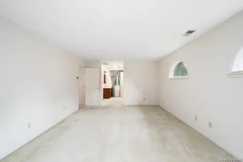7 Fair Oaks Drive Poughkeepsie NY 12603