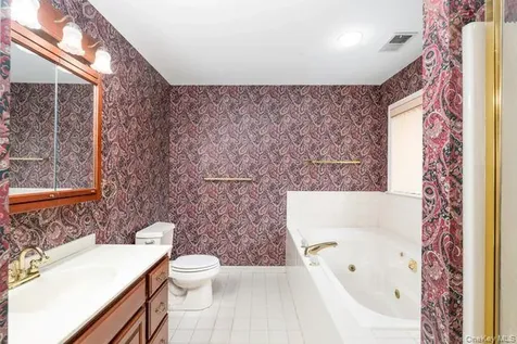 7 Fair Oaks Drive Poughkeepsie NY 12603