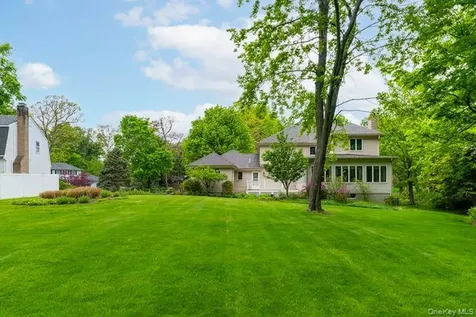 7 Fair Oaks Drive Poughkeepsie NY 12603