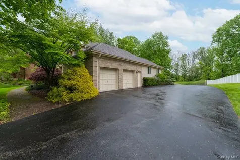 7 Fair Oaks Drive Poughkeepsie NY 12603