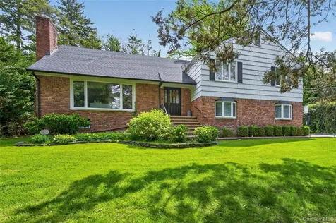 112 The Intervale Roslyn Estates NY 11576
