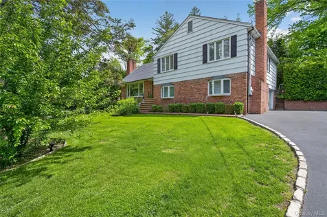 112 The Intervale Roslyn Estates NY 11576