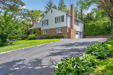 112 The Intervale Roslyn Estates NY 11576
