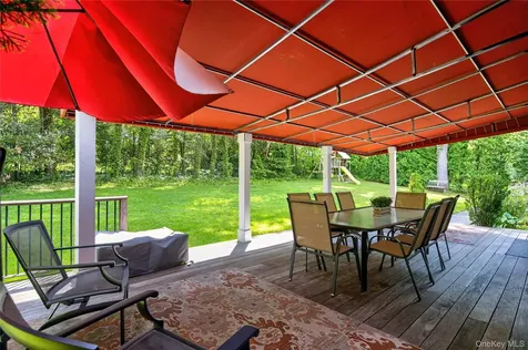 112 The Intervale Roslyn Estates NY 11576