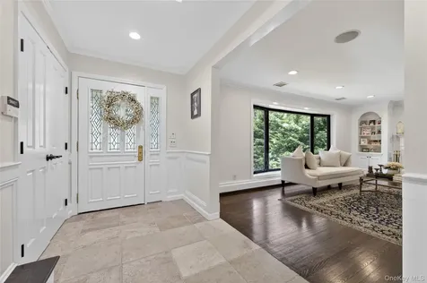 112 The Intervale Roslyn Estates NY 11576