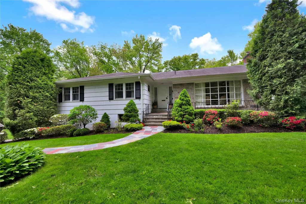 2 Bonnie Briar Lane Larchmont NY 10538
