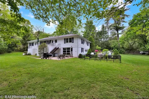 2 Bonnie Briar Lane Larchmont NY 10538