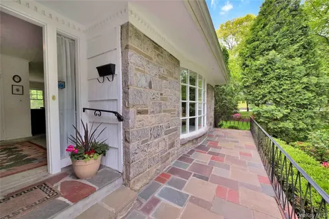 2 Bonnie Briar Lane Larchmont NY 10538