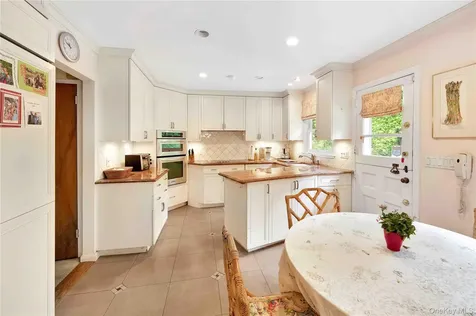 2 Bonnie Briar Lane Larchmont NY 10538