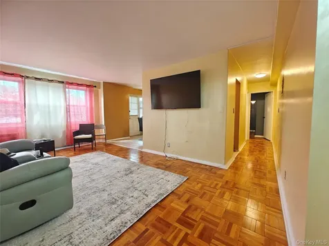 385 Mclean Avenue Yonkers NY 10705