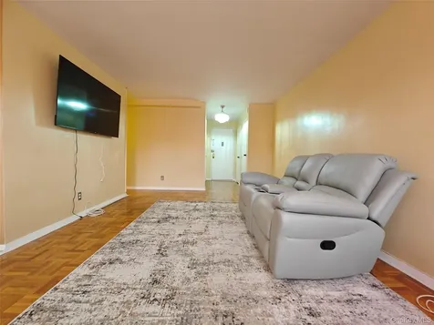 385 Mclean Avenue Yonkers NY 10705