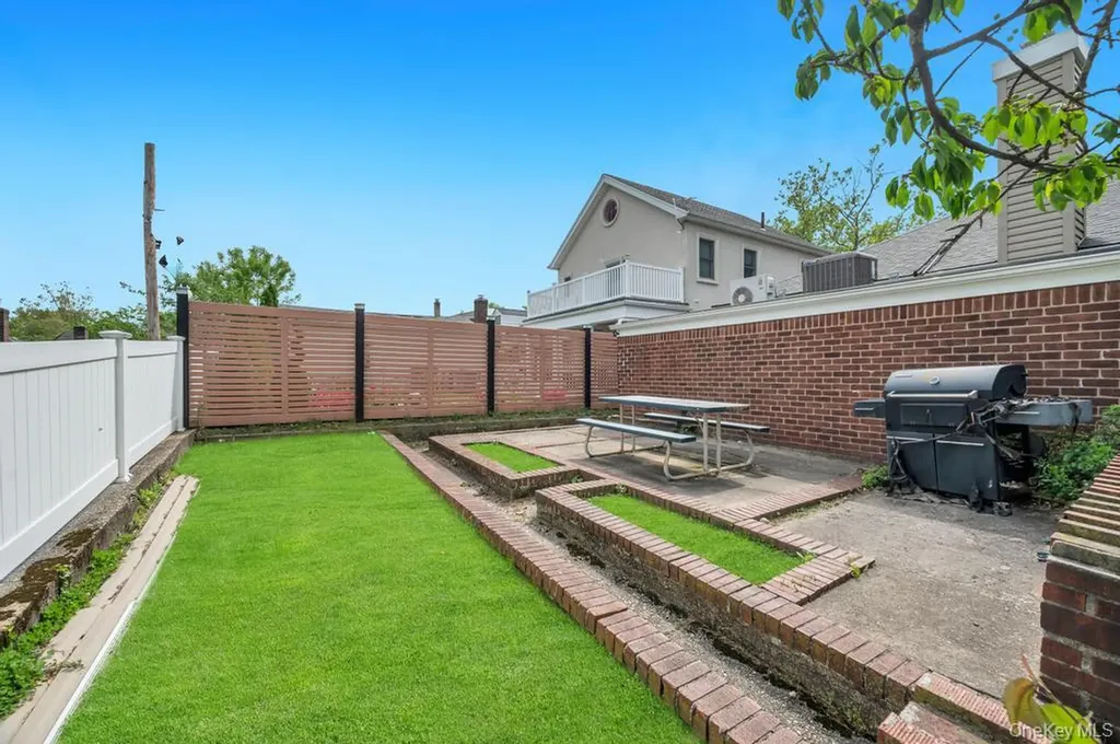 17504 50th Avenue Fresh Meadows NY 11365